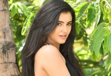 బ్యూటీ ఇన్ బ్లాక్.. పాప పిచ్చెక్కించింది..!